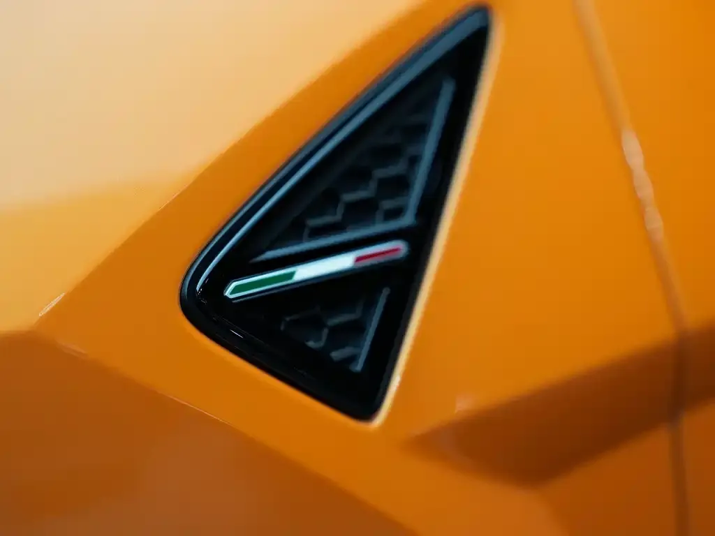 Lamborghini Urus — фото 8