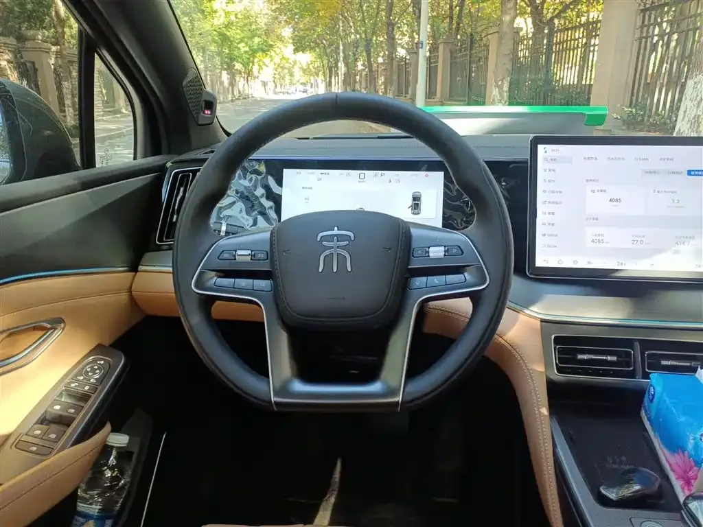 BYD L DM-i — фото 3