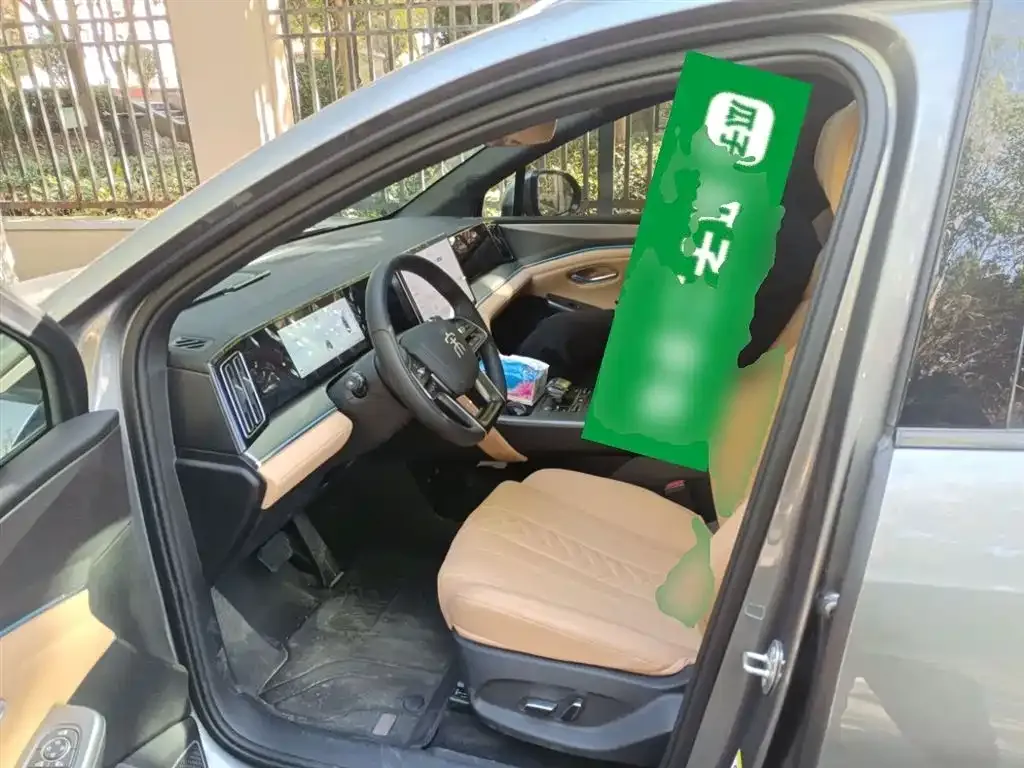 BYD L DM-i — фото 8