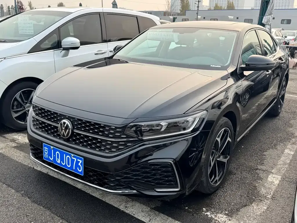 Volkswagen Passat — фото 1