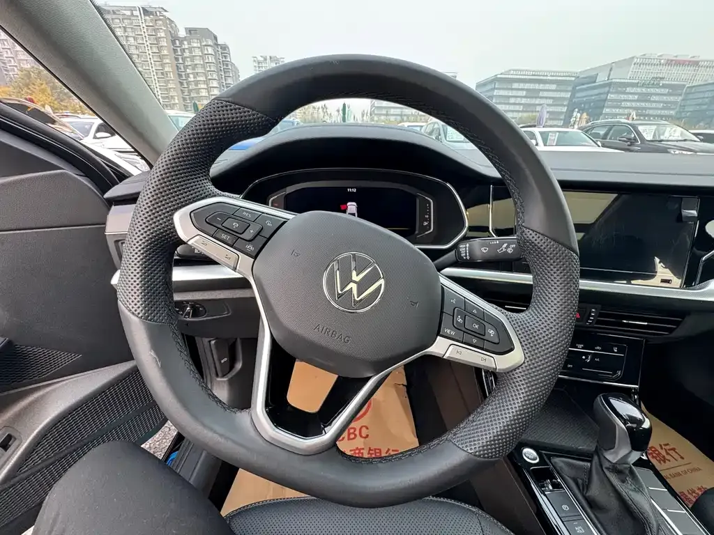 Volkswagen Passat — фото 8