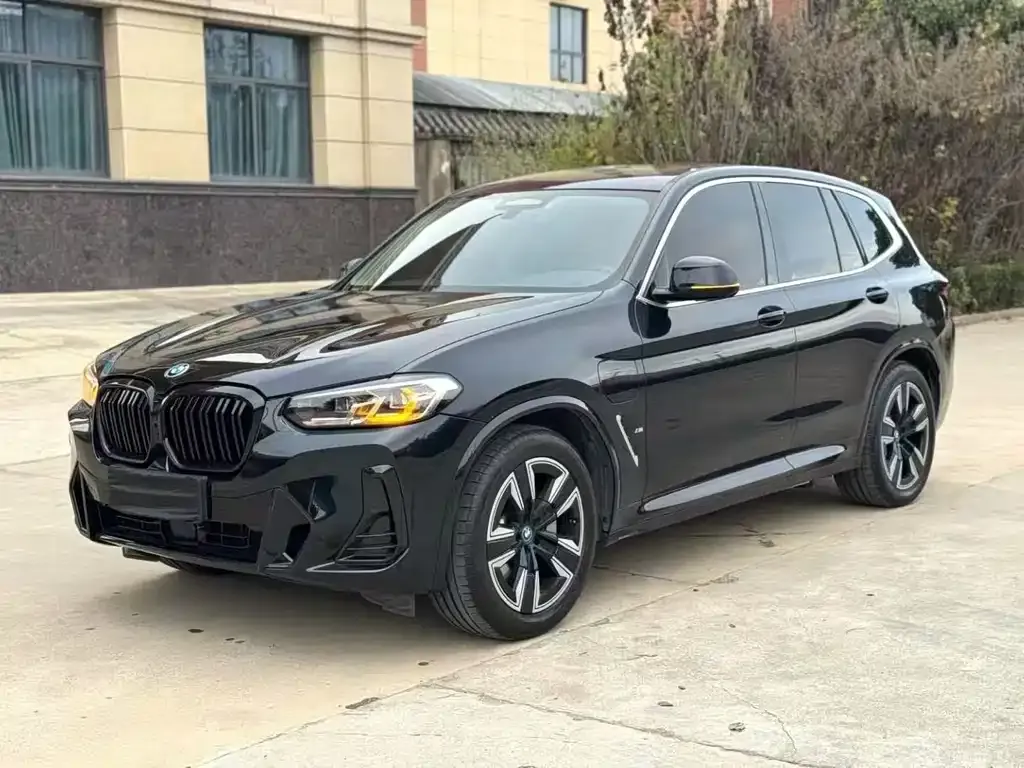 BMW iX3 — фото 3