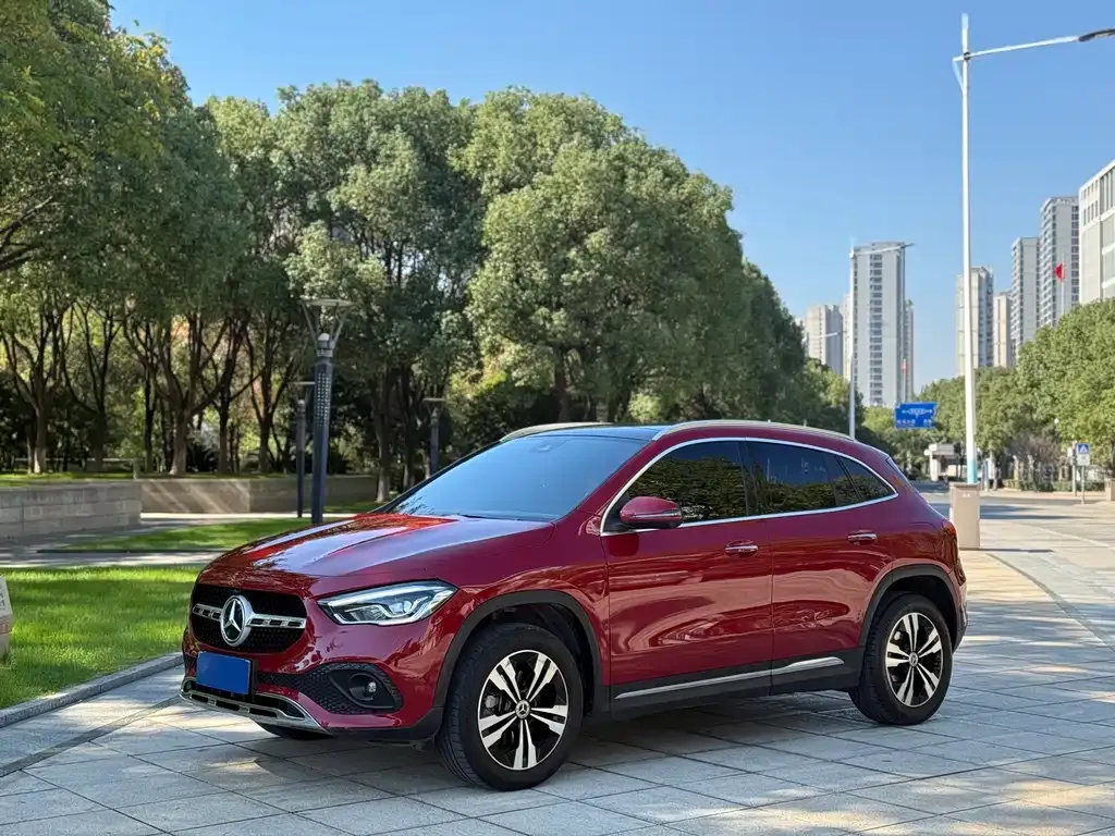 Mercedes-Benz GLA — фото 1
