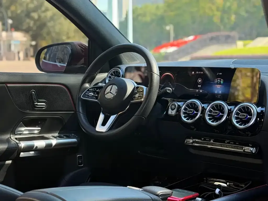 Mercedes-Benz GLA — фото 10