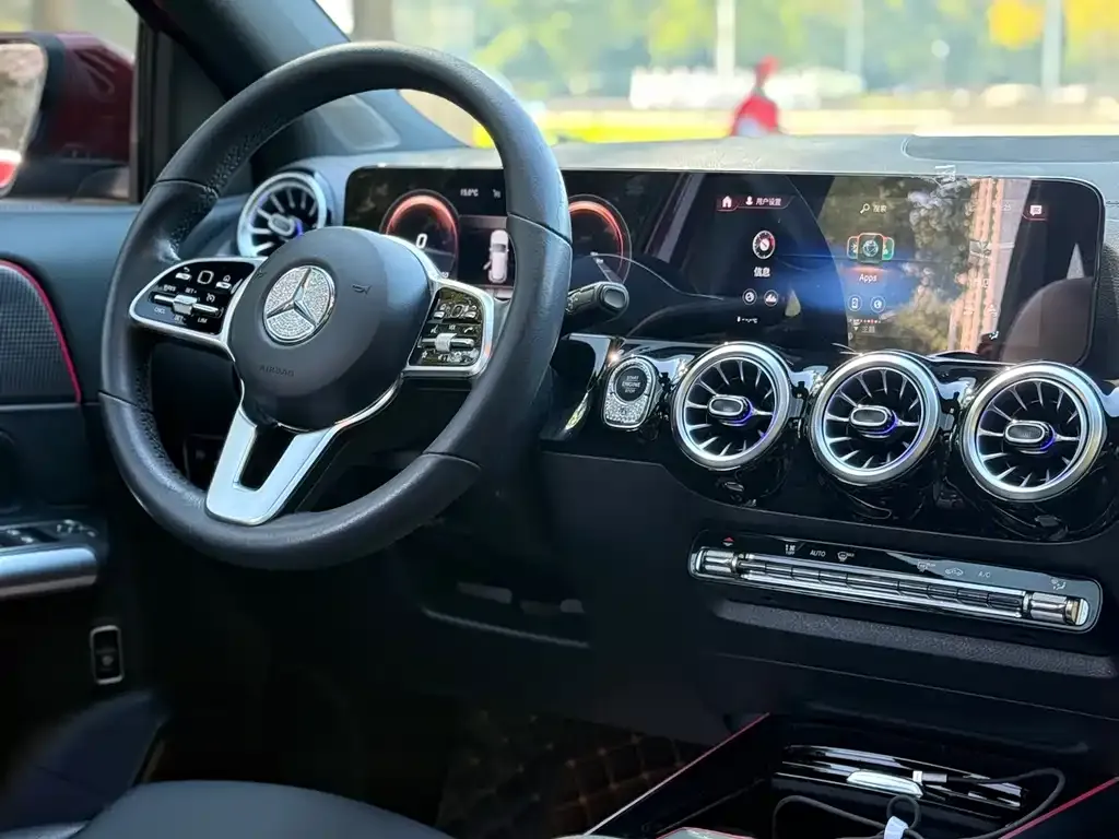Mercedes-Benz GLA — фото 7