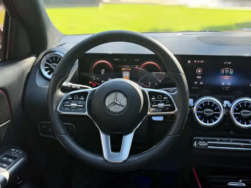 Mercedes-Benz GLA — фото 8