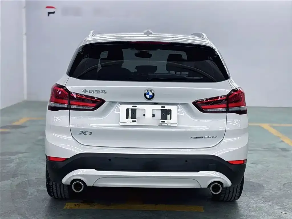 BMW X1 — фото 9