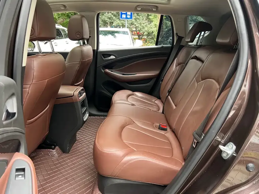 Buick Envision Plus — фото 10