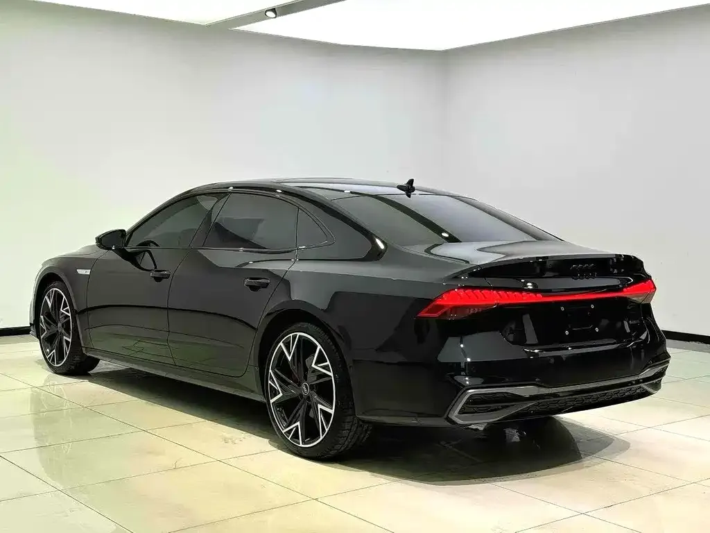 Audi A7L — фото 5