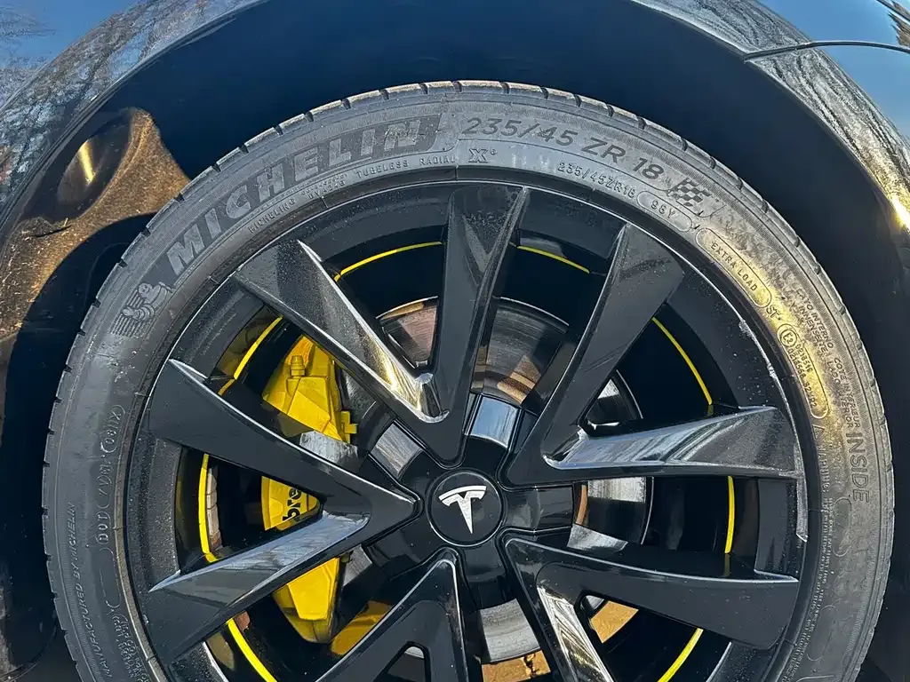 Tesla Model 3 — фото 6