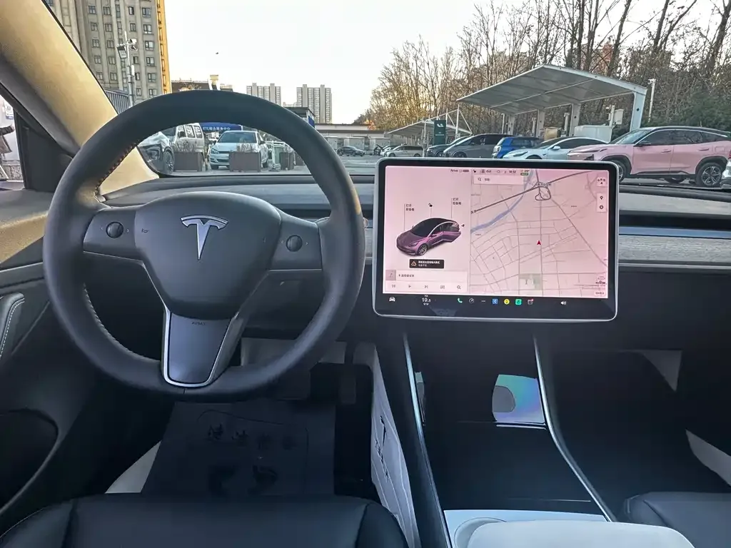 Tesla Model 3 — фото 9