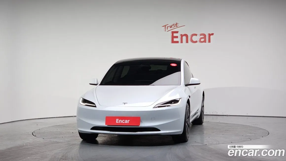 Tesla Model 3 — фото 3
