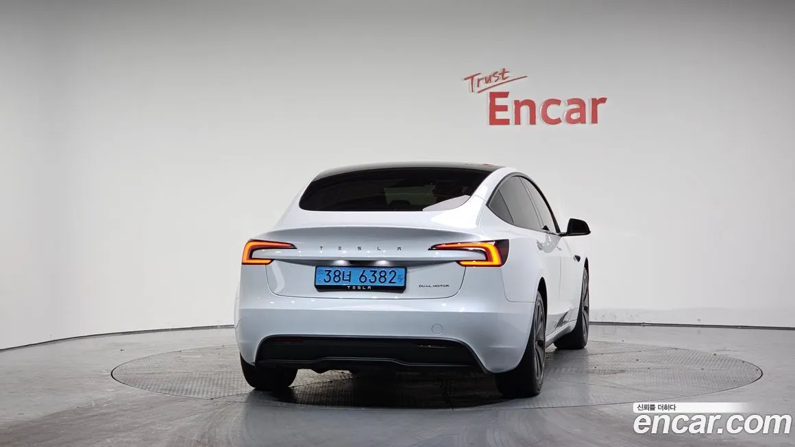 Tesla Model 3 — фото 4