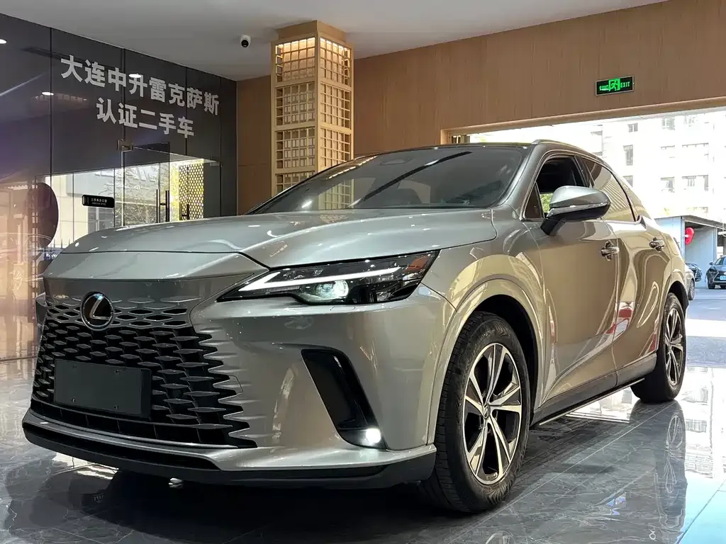 Lexus RX — фото 1