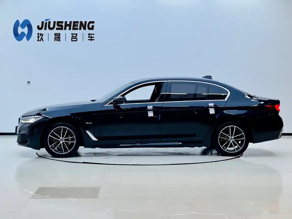 BMW 5 Series New Energy — фото 3
