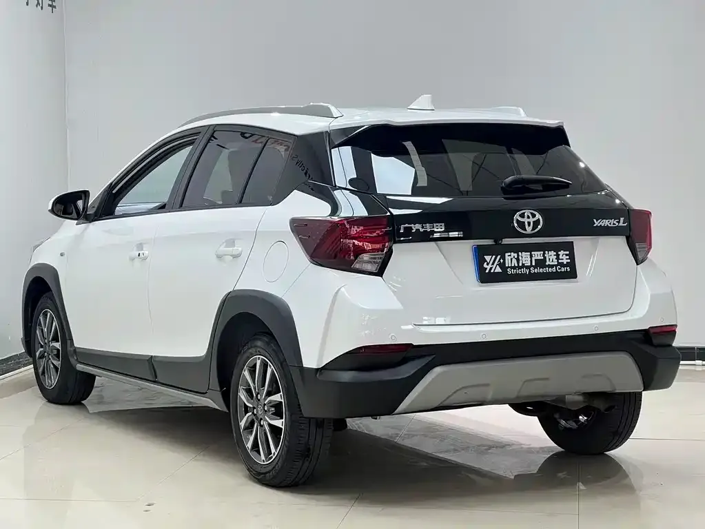 Toyota Yaris L — фото 6