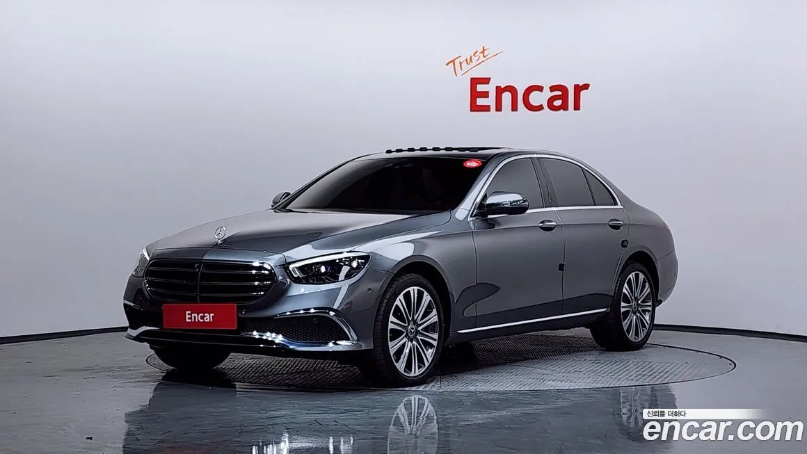 Mercedes-Benz E-Class — фото 1