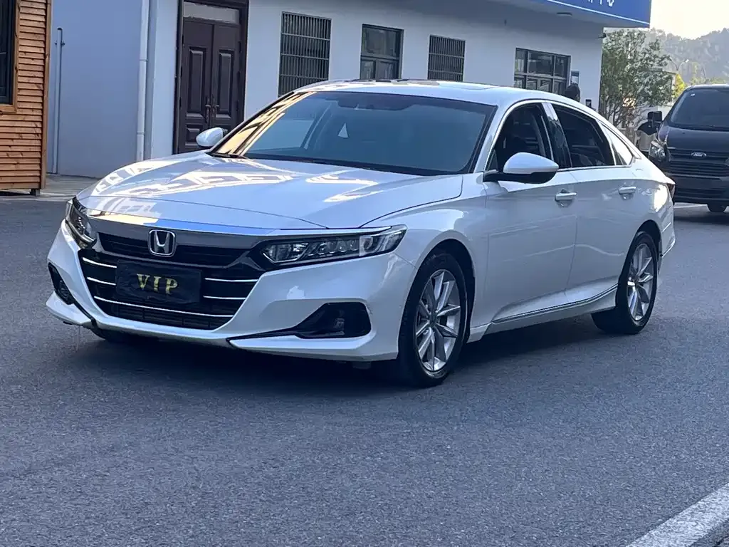 Honda Accord — фото 1
