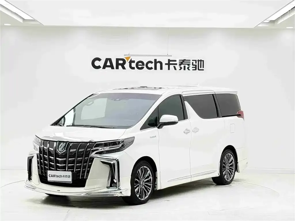 Toyota Alphard — фото 1
