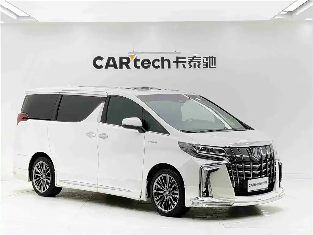 Toyota Alphard — фото 2