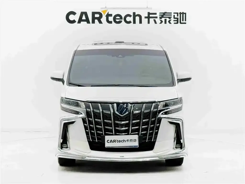 Toyota Alphard — фото 4