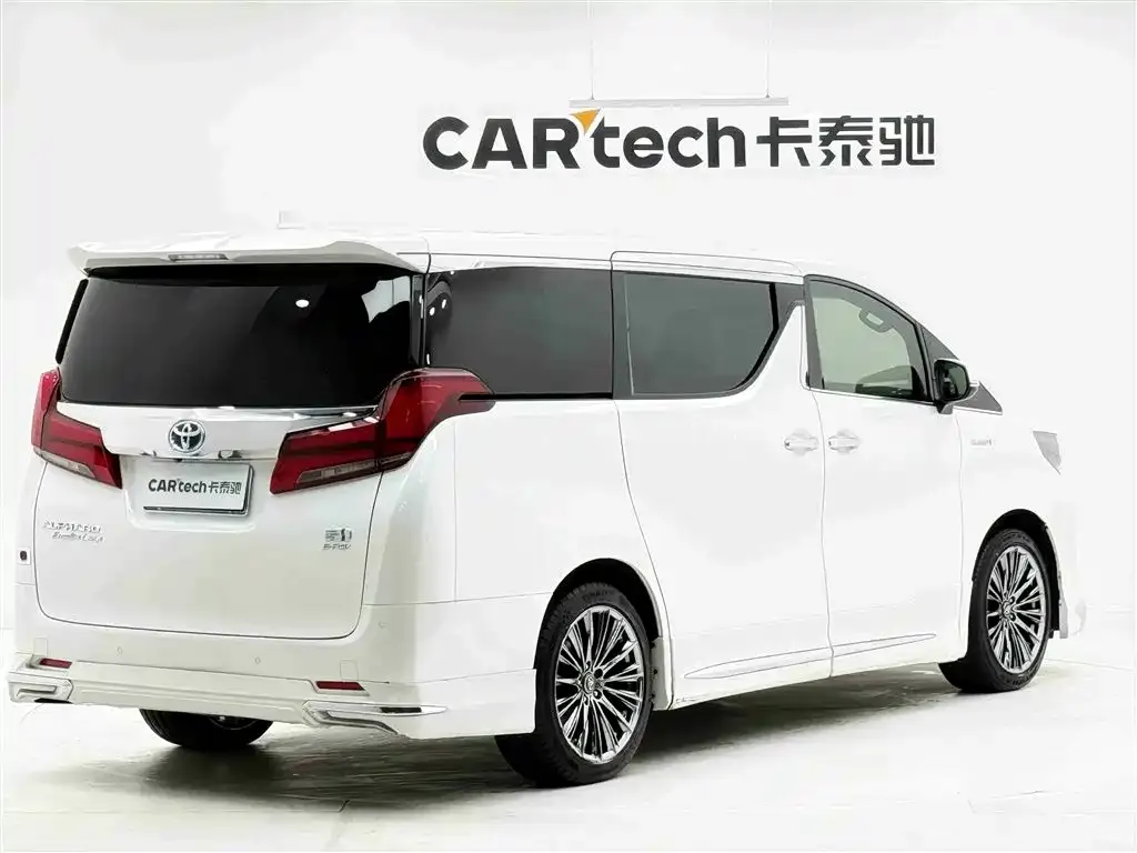 Toyota Alphard — фото 6