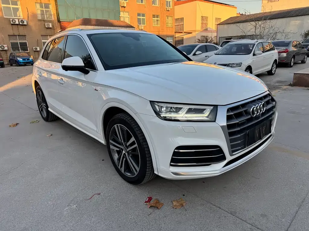 Audi Q5L — фото 3