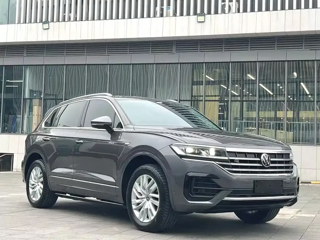 Volkswagen Touareg — фото 3