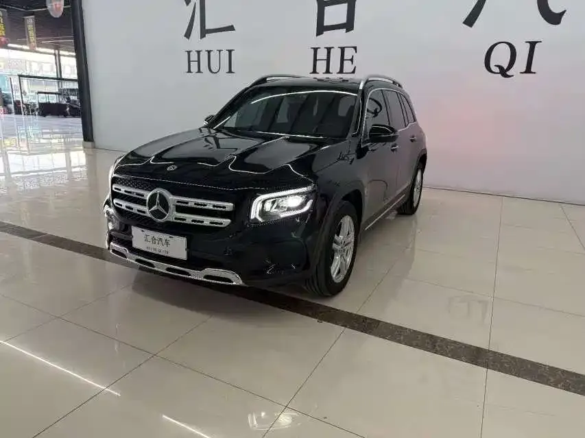 Mercedes-Benz GLB — фото 1
