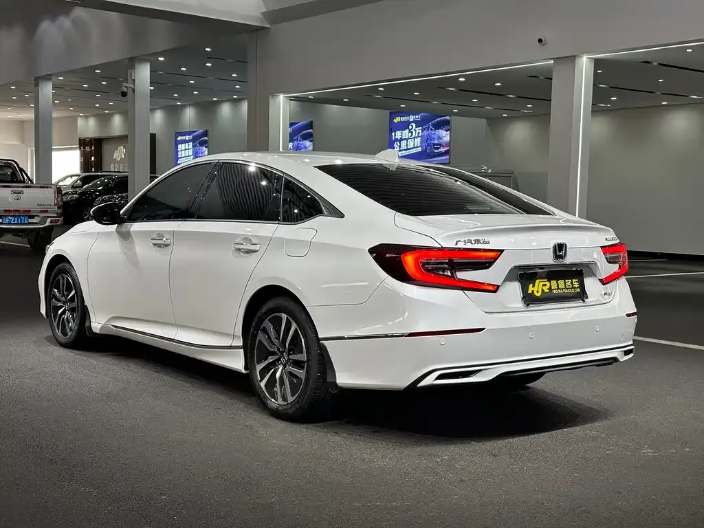 Honda Accord — фото 7