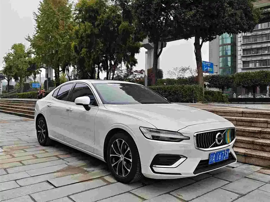 Volvo S60 — фото 2