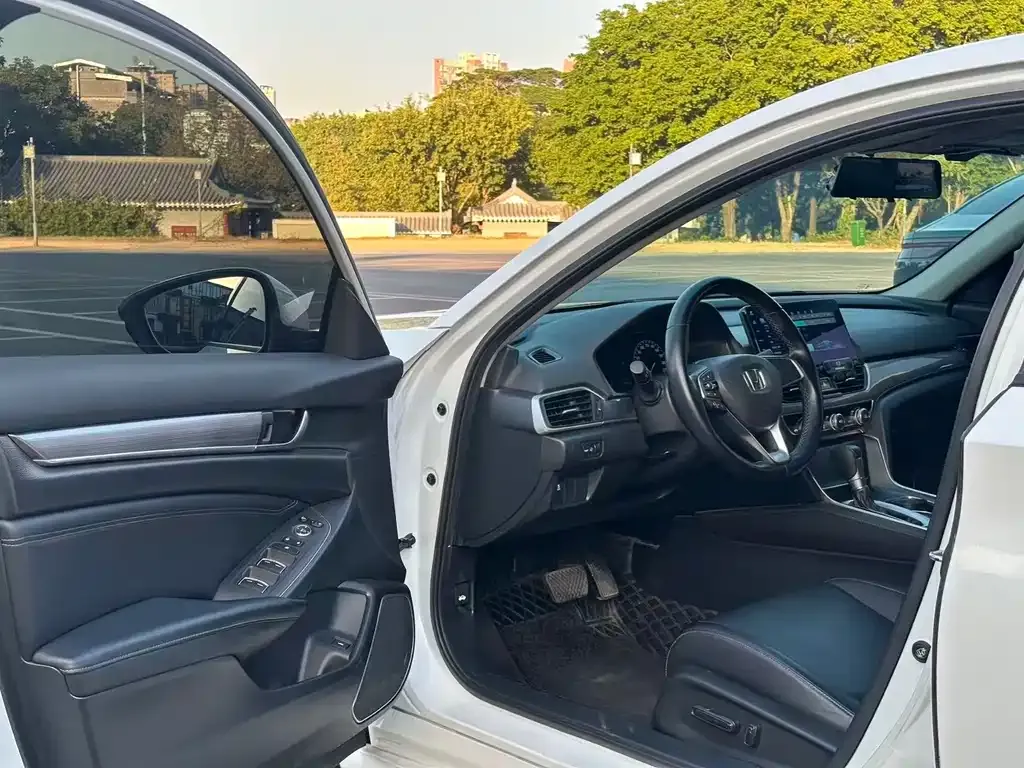Honda Accord — фото 4