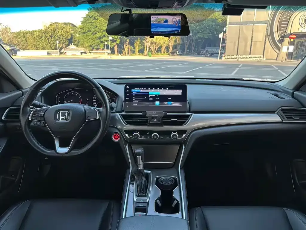 Honda Accord — фото 7