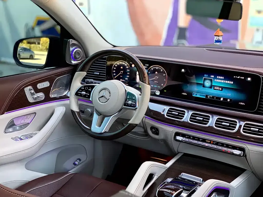 Mercedes-Benz GLS — фото 8