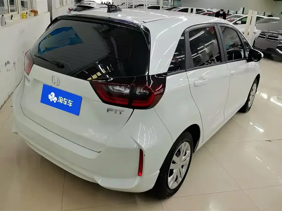 Honda Fit — фото 3