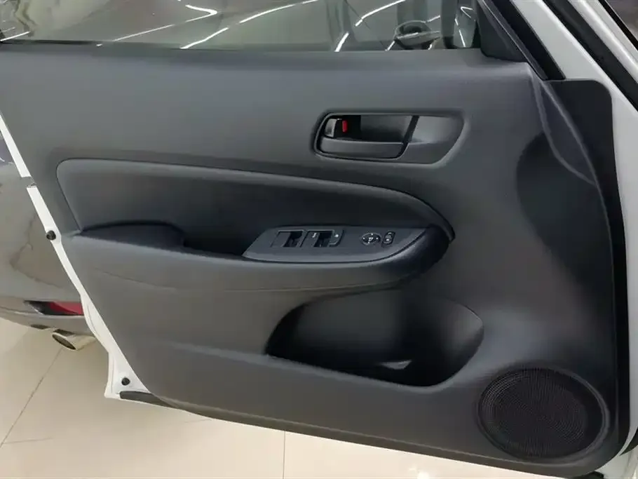 Honda Fit — фото 7