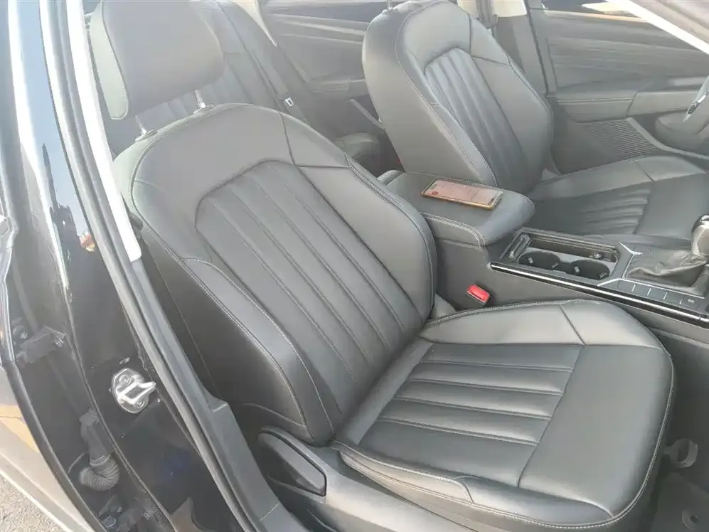 Volkswagen Passat — фото 6
