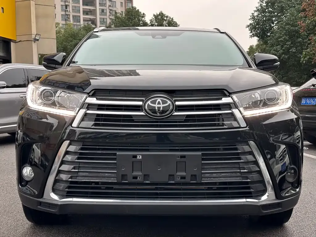 Toyota Highlander — фото 2