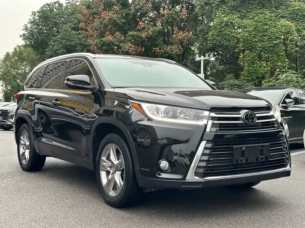 Toyota Highlander — фото 3