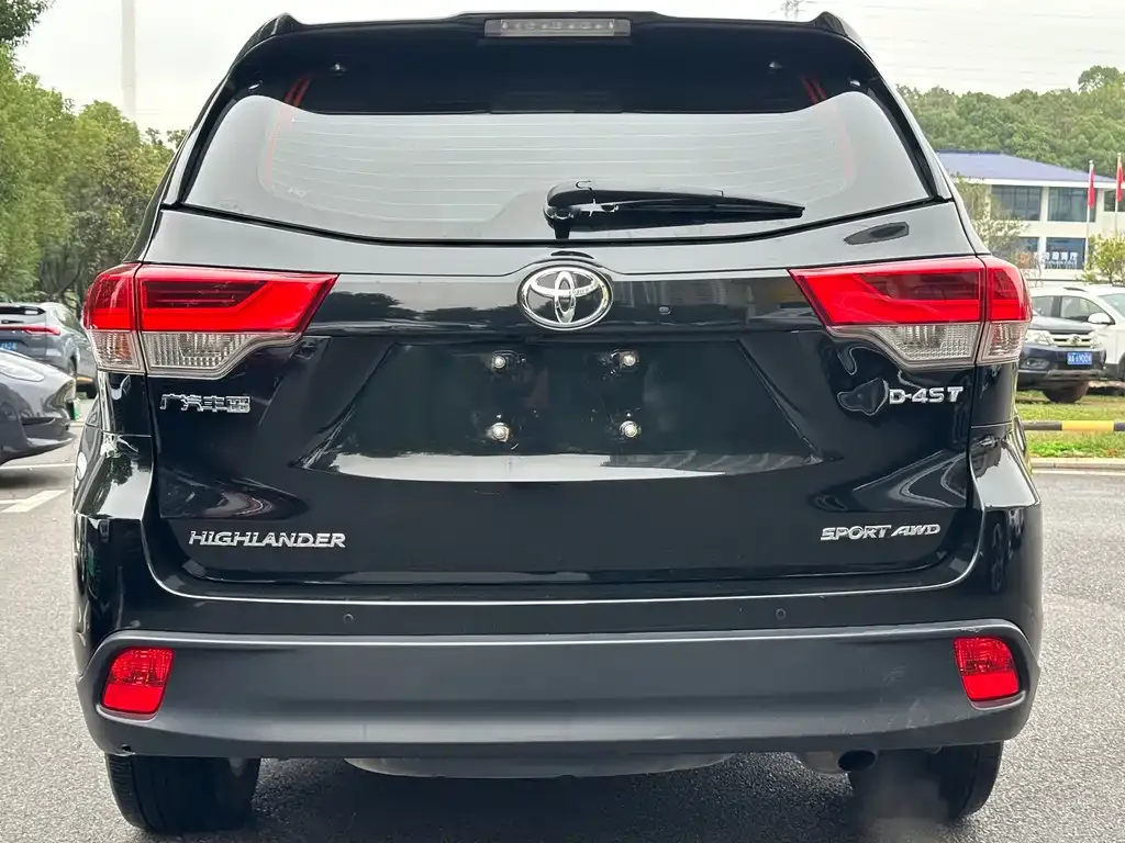 Toyota Highlander — фото 5