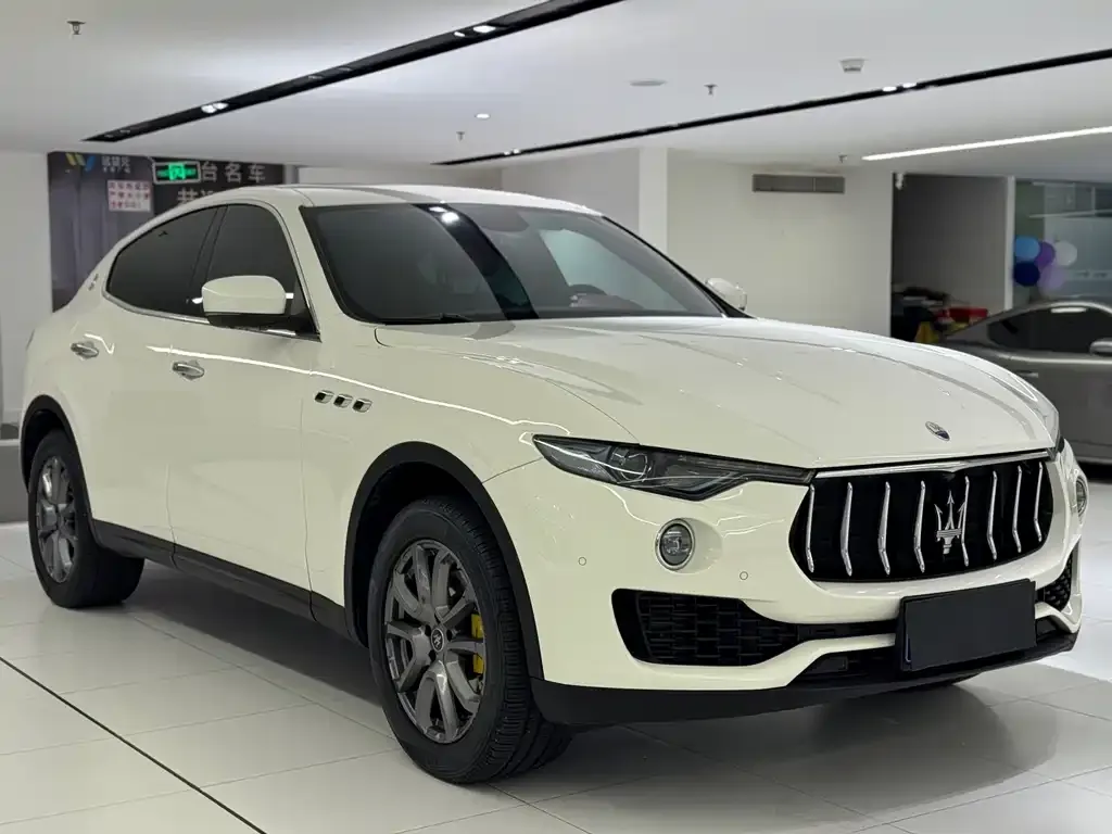 Maserati Levante — фото 3