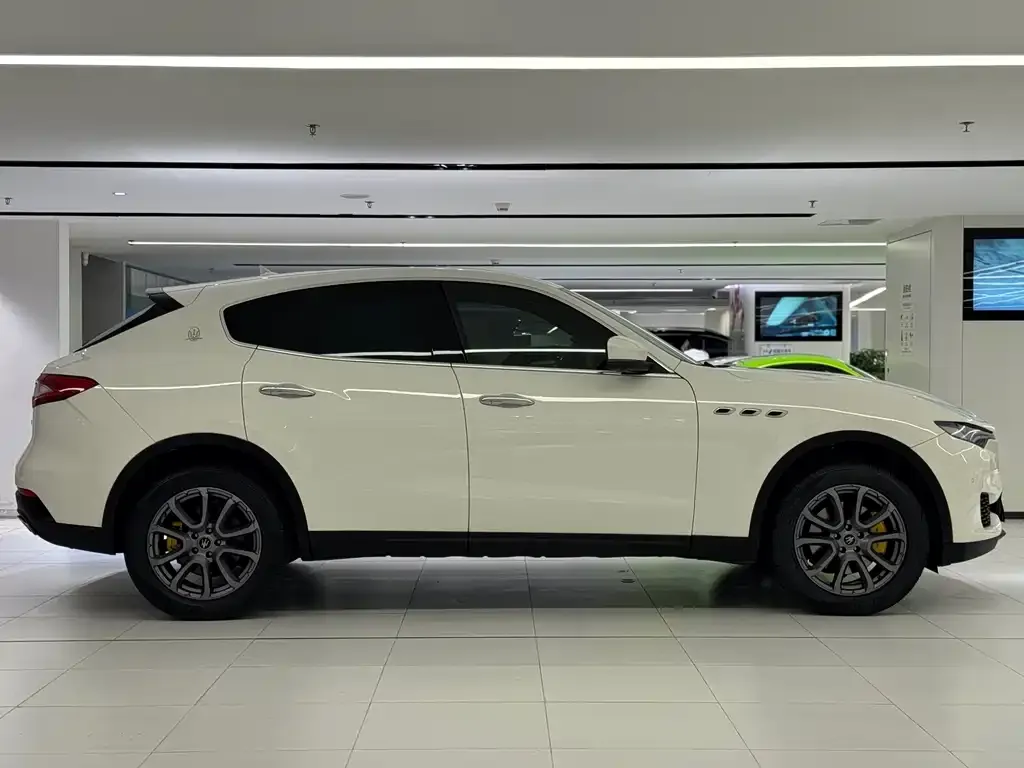 Maserati Levante — фото 5