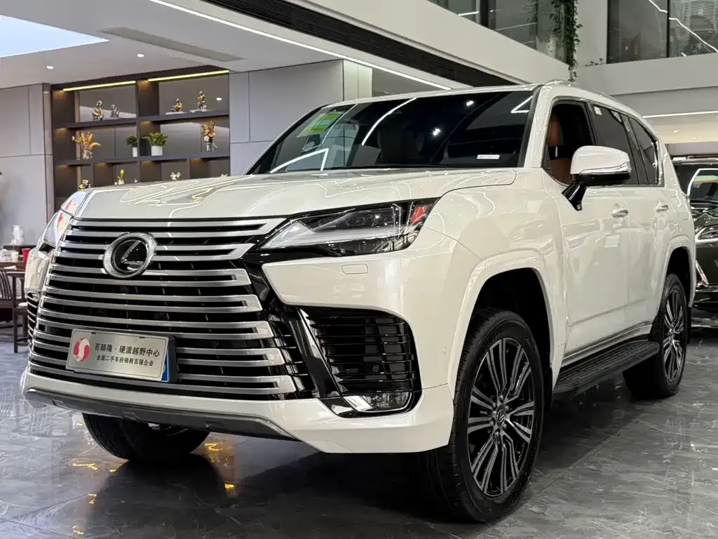 Lexus LX — фото 1
