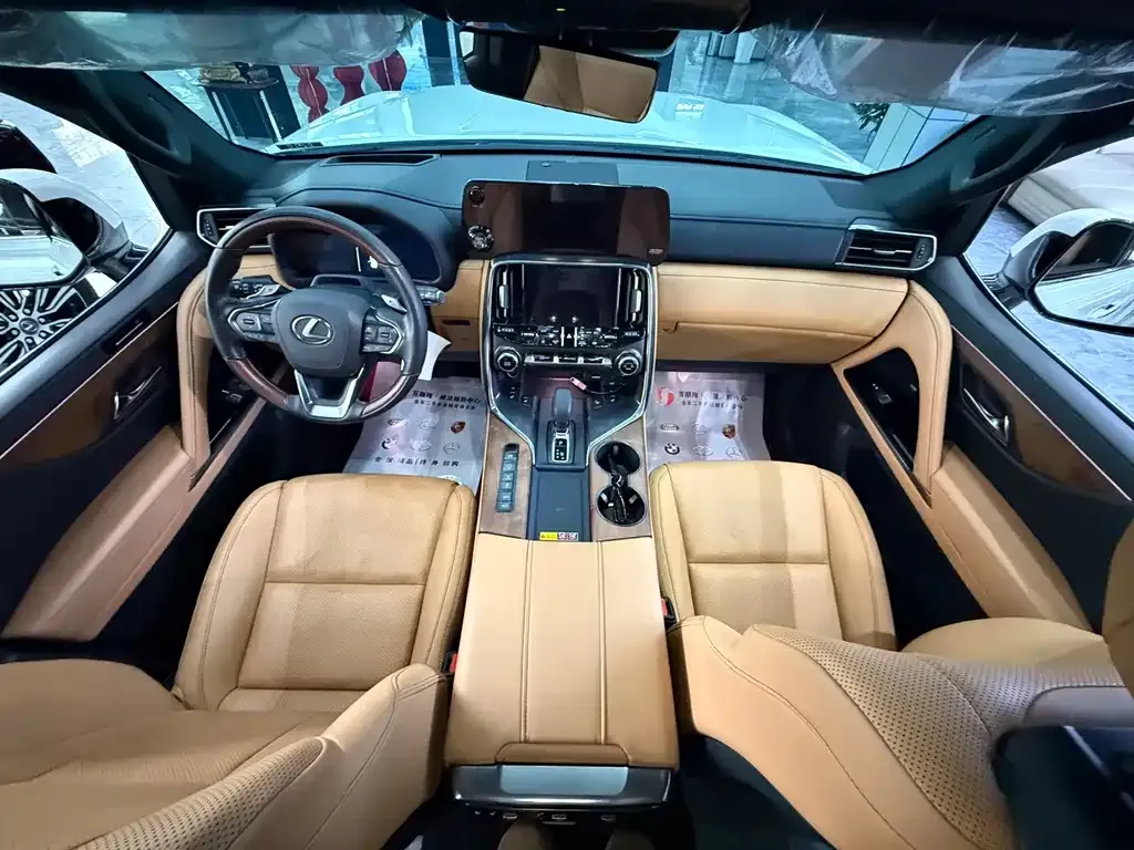 Lexus LX — фото 9
