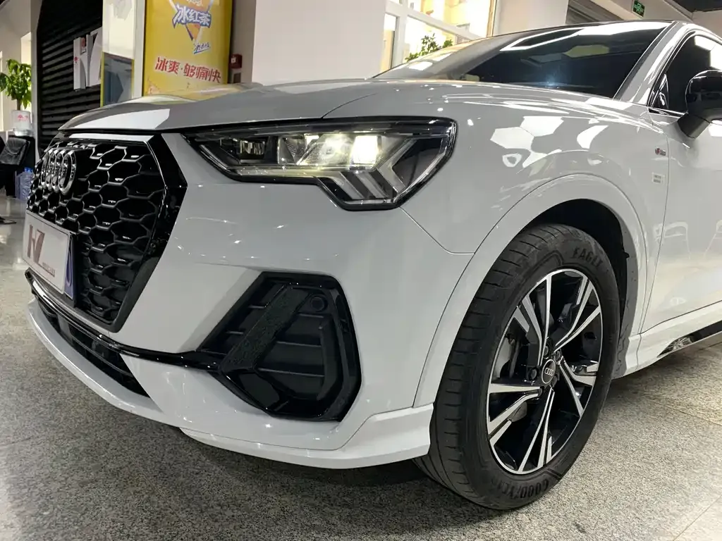 Audi Q3 Sportback — фото 4