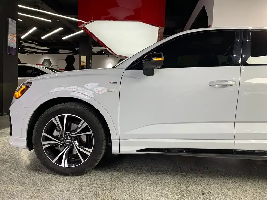 Audi Q3 Sportback — фото 6