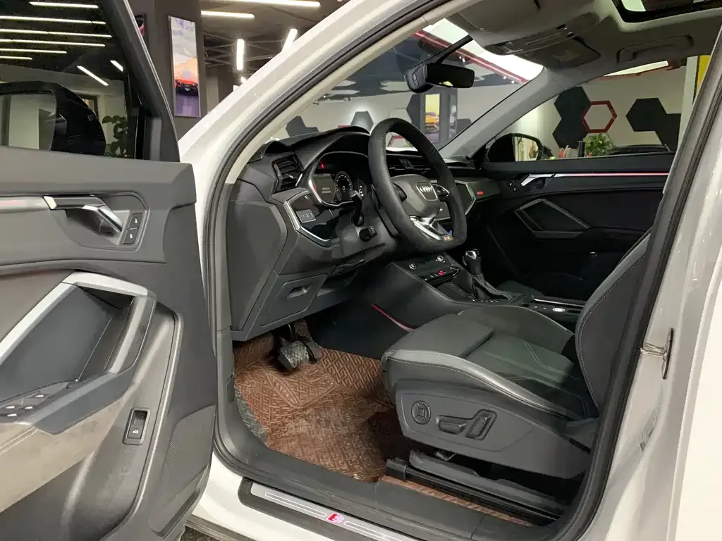 Audi Q3 Sportback — фото 9