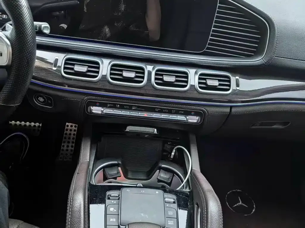 Mercedes-Benz GLS — фото 10