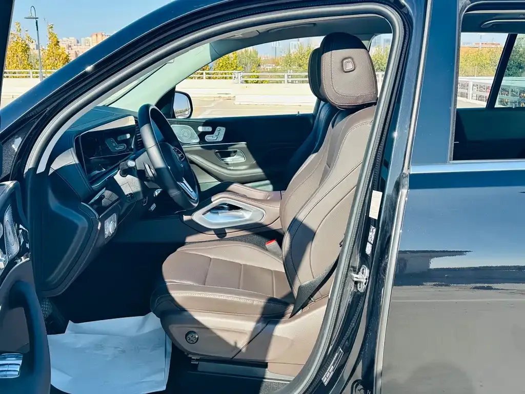 Mercedes-Benz GLS — фото 10