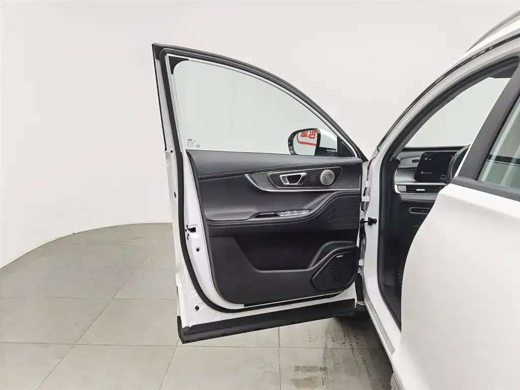 Chery Tiggo 8 PRO NEV — фото 8